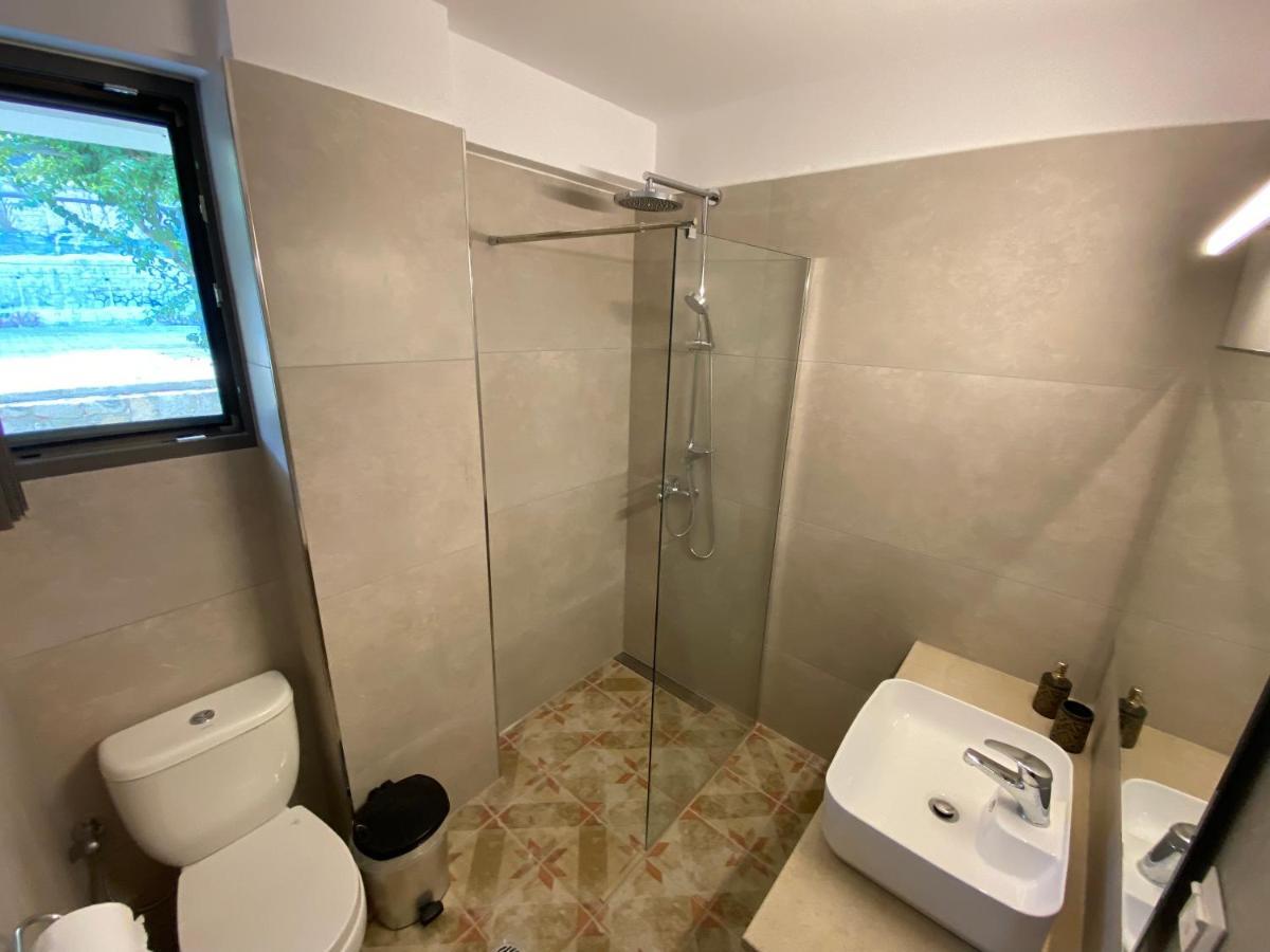 Mirovigli Family Rooms Lépedha Eksteriør bilde